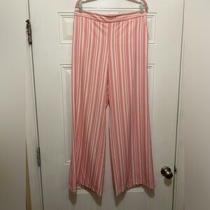 New York & CO Palazzo pants
Size M, slightly used in good condition. NWOT